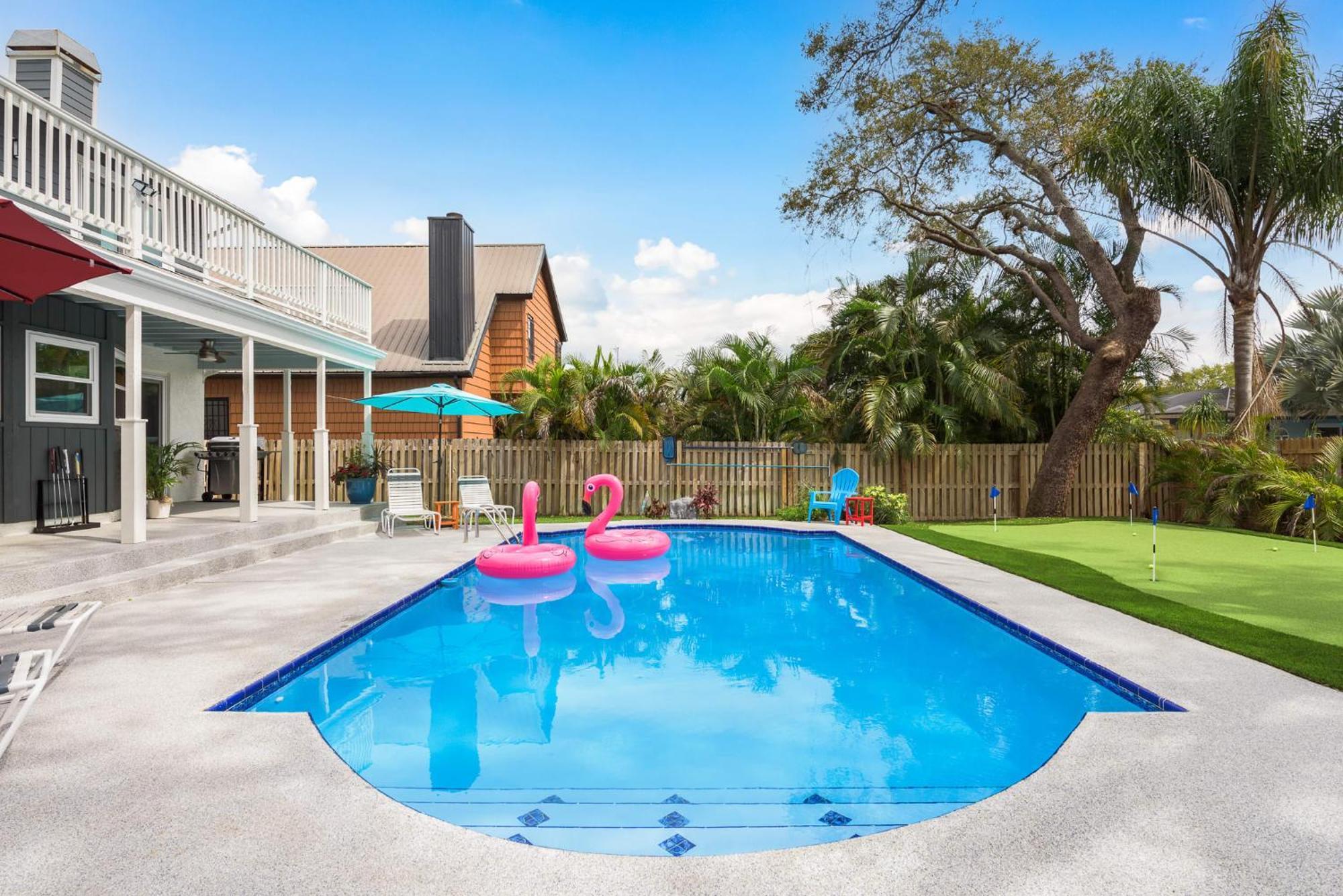 Luxury Family Beach Escape With Heated Pool And Putting Green Villa Tarpon Springs Exterior photo