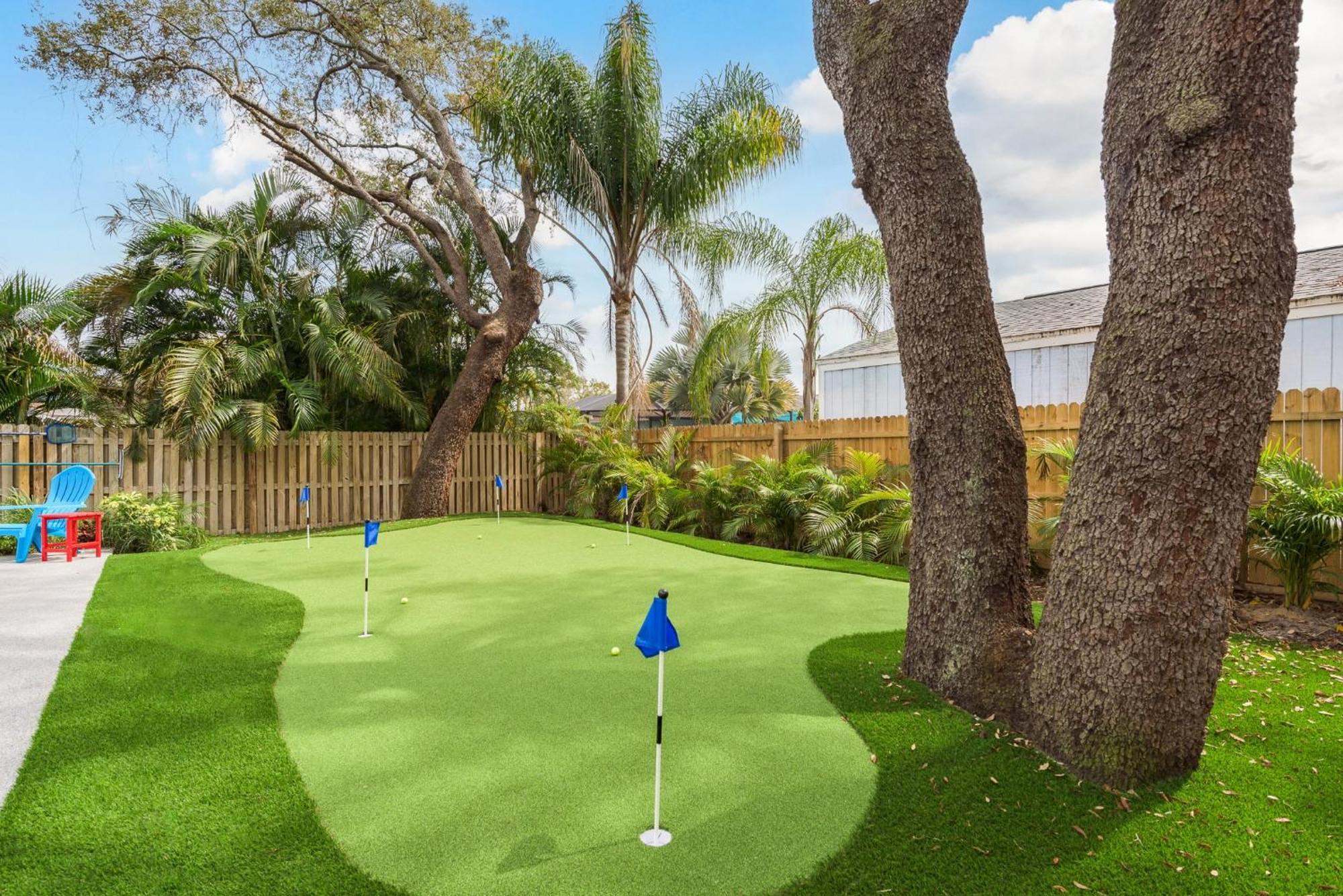 Luxury Family Beach Escape With Heated Pool And Putting Green Villa Tarpon Springs Exterior photo